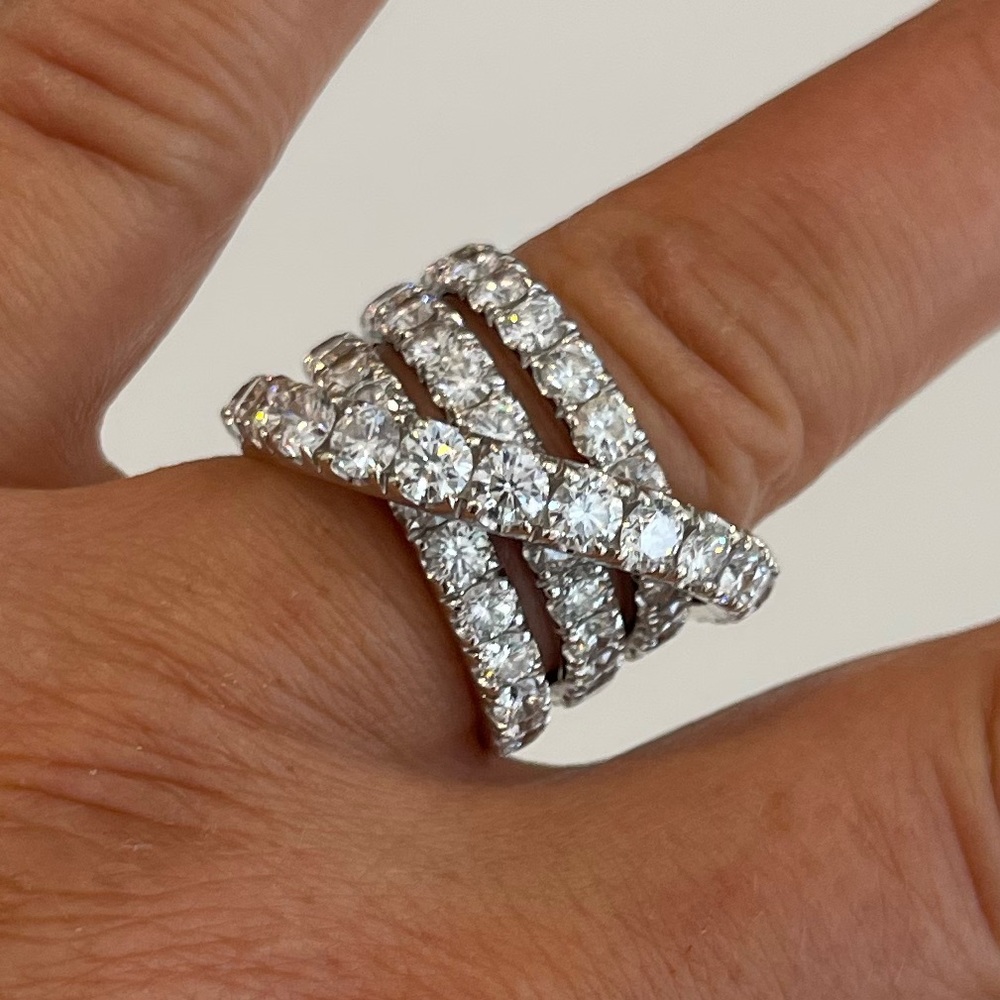 CRIVELLI 18KT WHITE GOLD DIAMOND RING 6.16 CARATS